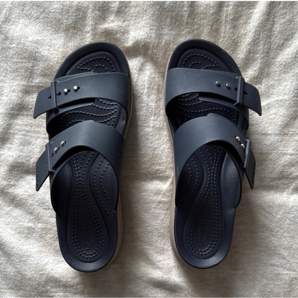 Crocs LiteRide Brooklyn Wedge Navy size 8